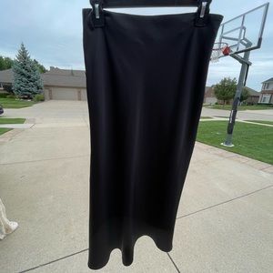 🖤Black Satin Below the Knee Skirt🖤